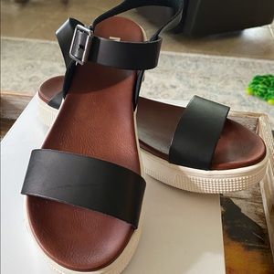 Black MIA sandals 6.5